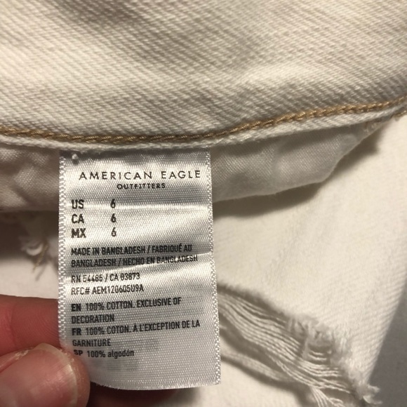 Cream distressed AE shorts - Picture 4 of 4